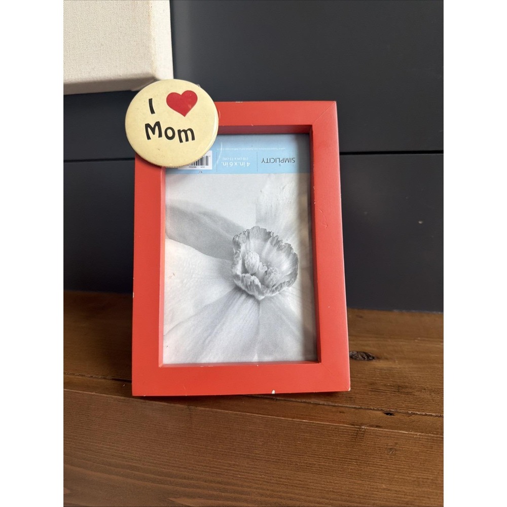 VTG I Love Mom Button Red 4x6 Photo Frame Curated Assemblage Sweet